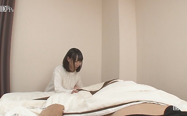 Hot Japanese girl YUZUKI gives a blowjob under a blanket.