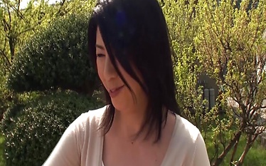 Watch this stunning asian star give a mind-blowing blowjob