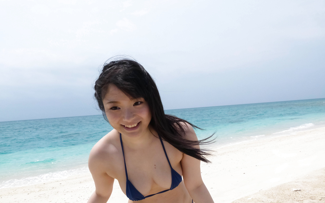 Hot asian blowjob and 69 on the beach with Hina Maeda