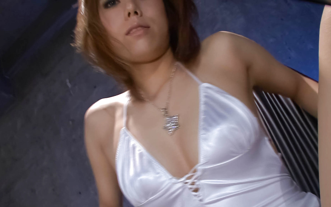 Nasty and fetish Asian babe Rui Shiina fondling her pussy with a throbbing dildo