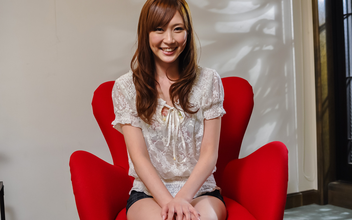 Asian dildo over Kotone Amamiya's fine cunt