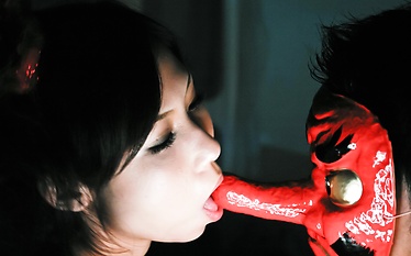 Toy insertion for Karen turns into crazy group headfucking