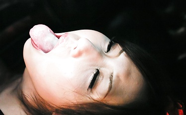 Toy insertion for Karen turns into crazy group headfucking