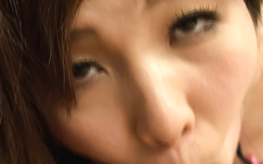 Yume Sazanami throats large dick in superb scenes