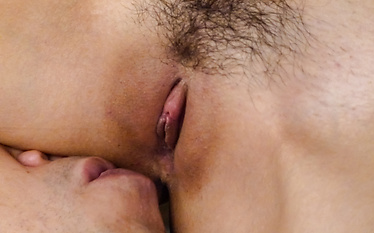 Mei Mizuhara provides Japanese blowjobs in perfect manners