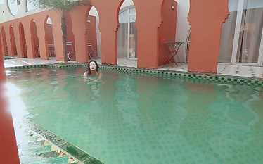 Swimming class with Chinese vlogger went well