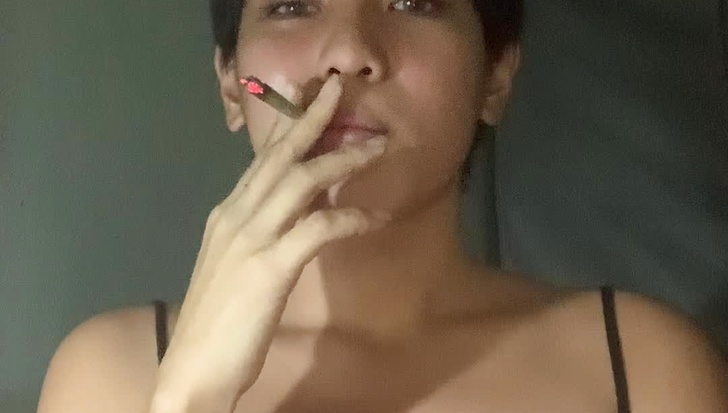 The Emma Rouge - Boobs & Chilling