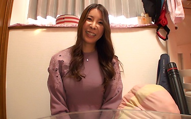 Masturbation obsession: Asian beauty can't get enough of her own pleasure, pushes herself to new heights