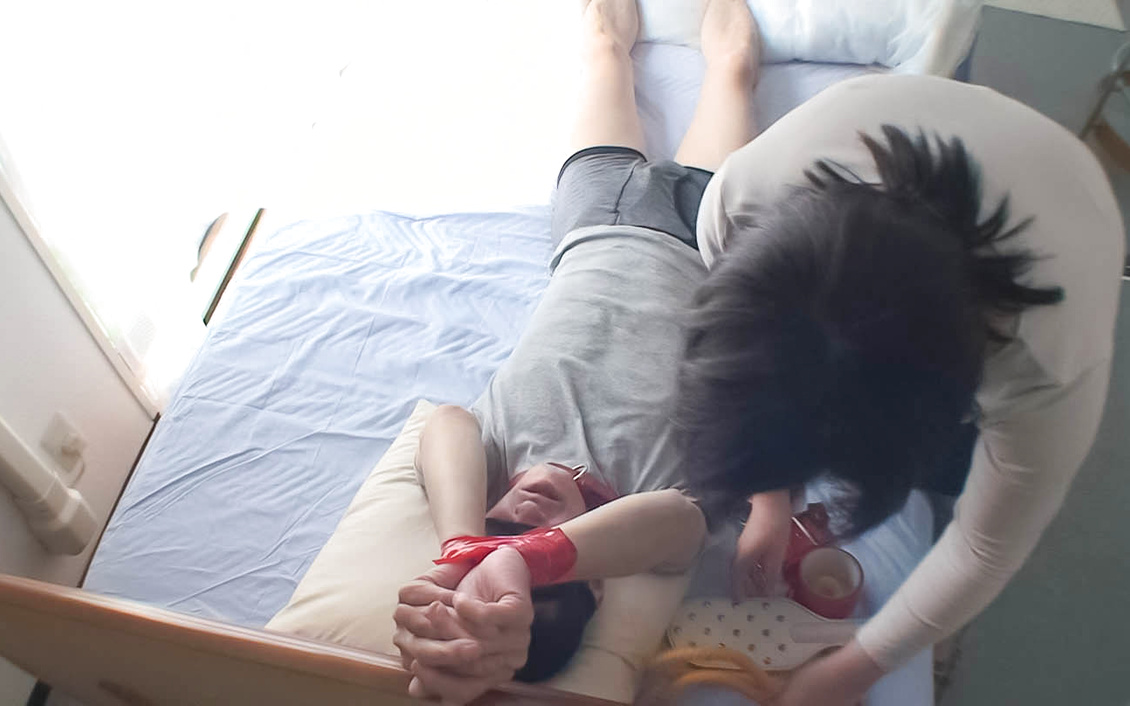 Rika Shibuki rubs cock while is licked on pussy