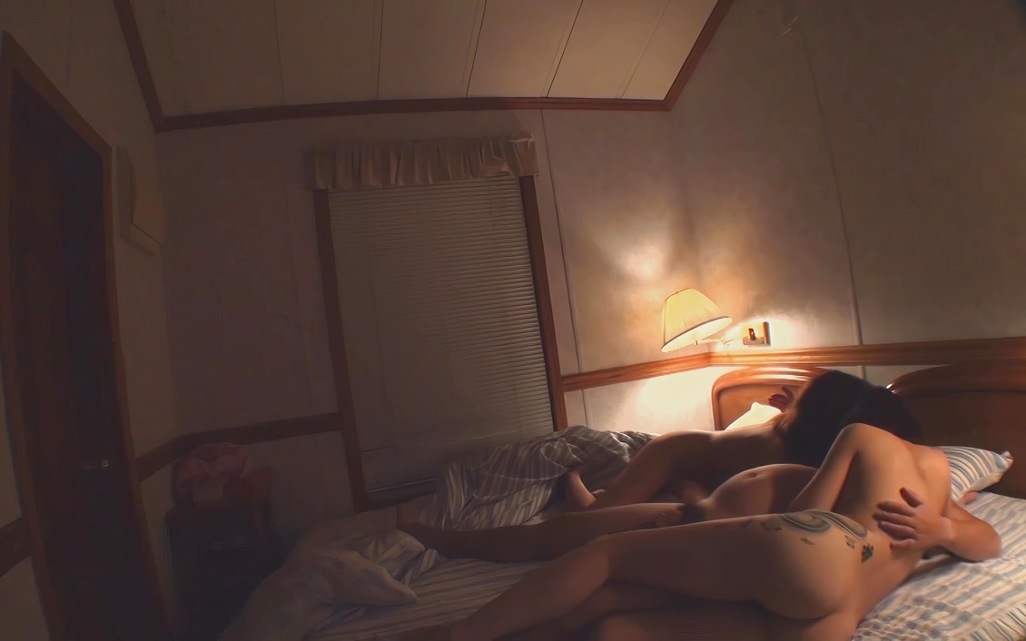 由麻亜美のプライベート楽園：日本一セクシーなスターの独占アクセス